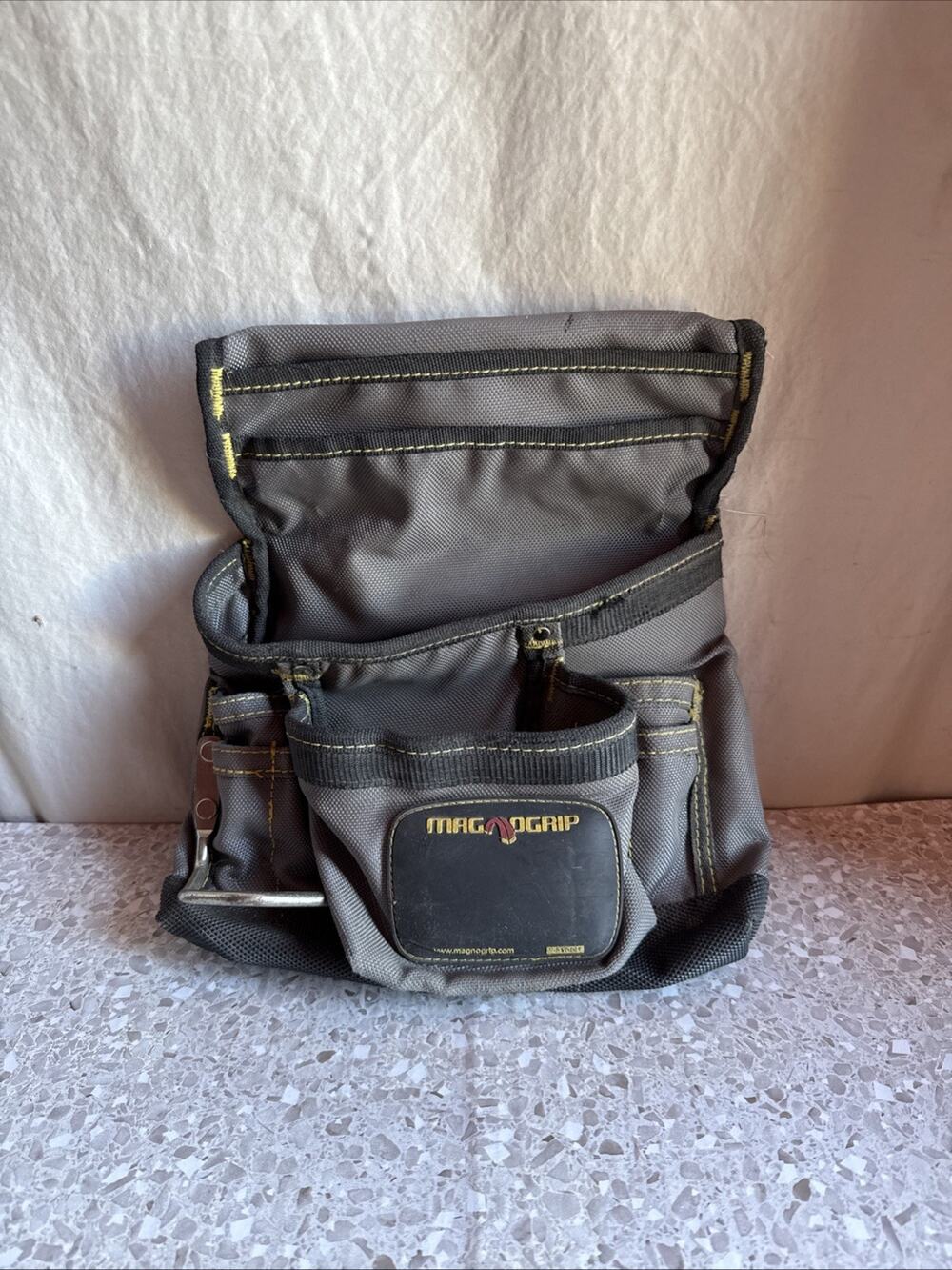 Magnogrip tool belt pouch
